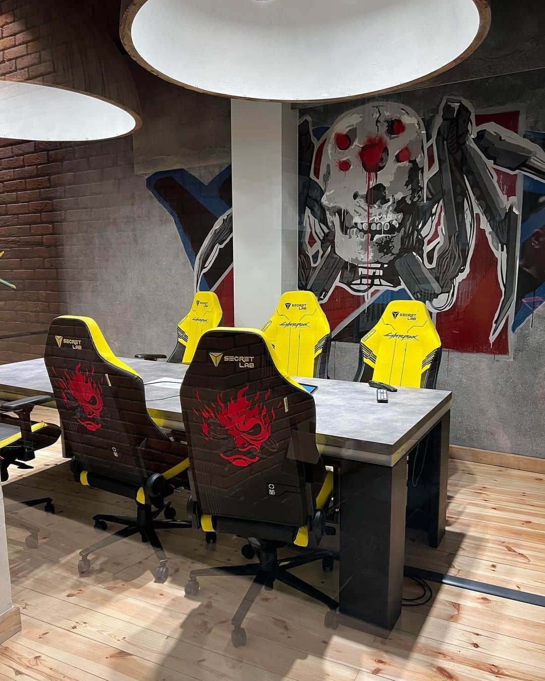Nadya Antonさんのインスタグラム写真 - (Nadya AntonInstagram)「🇵🇱CD Projekt Warsaw ✨ Today I had the chance to visit my most special Video game company in their headquarters in Warsaw Poland for their 20 Anniversary 🥹 They were one of the first companies that believe in my talent as a cosplayer and Community manager ❤️ Since 2015 there has been nothing but good friends, great games and amazing experiences. Looking forward for a bright future ✨ #cdprojektred #thewitcher #poland」7月7日 22時38分 - nadyasonika