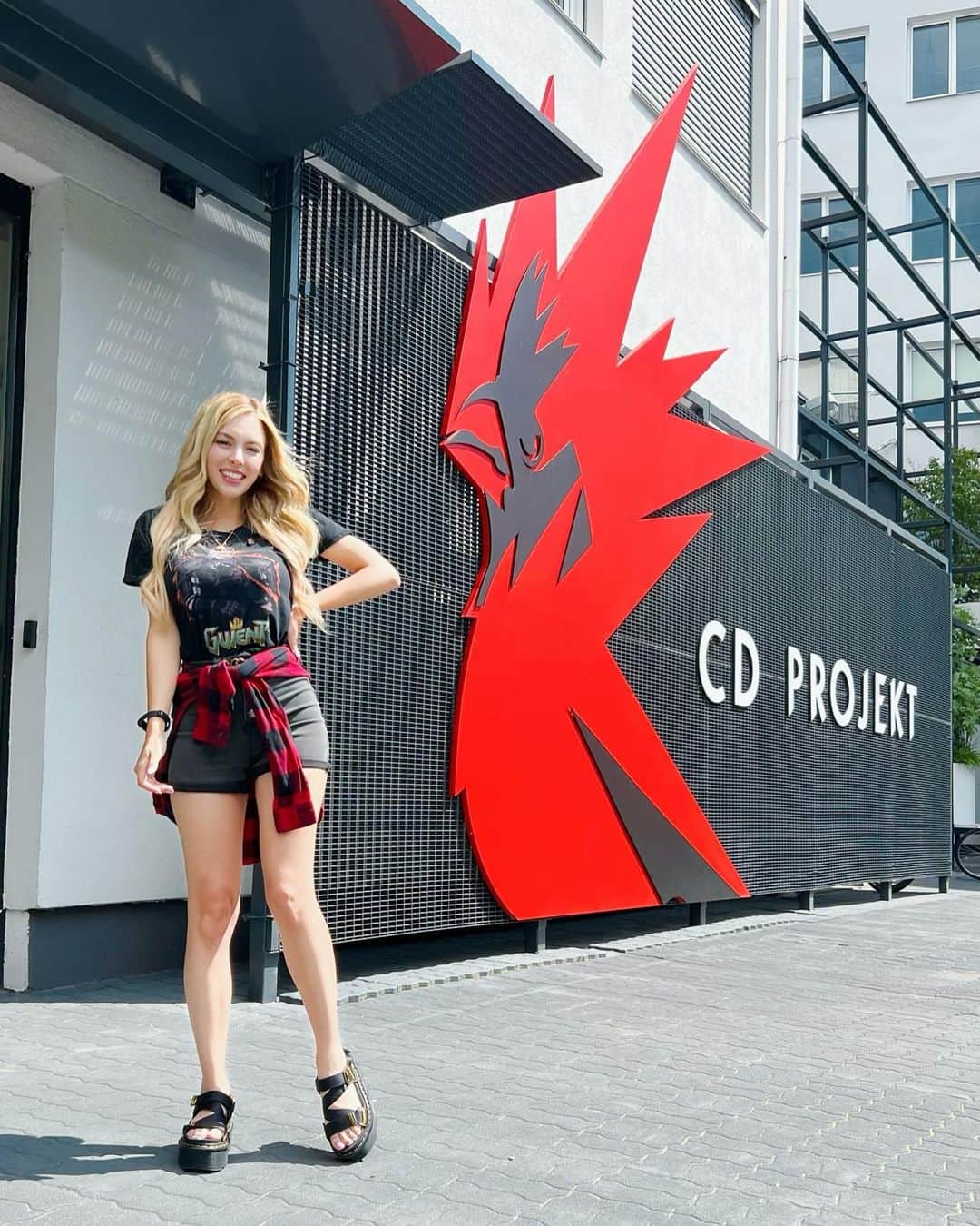 Nadya Antonのインスタグラム：「🇵🇱CD Projekt Warsaw ✨ Today I had the chance to visit my most special Video game company in their headquarters in Warsaw Poland for their 20 Anniversary 🥹 They were one of the first companies that believe in my talent as a cosplayer and Community manager ❤️ Since 2015 there has been nothing but good friends, great games and amazing experiences. Looking forward for a bright future ✨ #cdprojektred #thewitcher #poland」