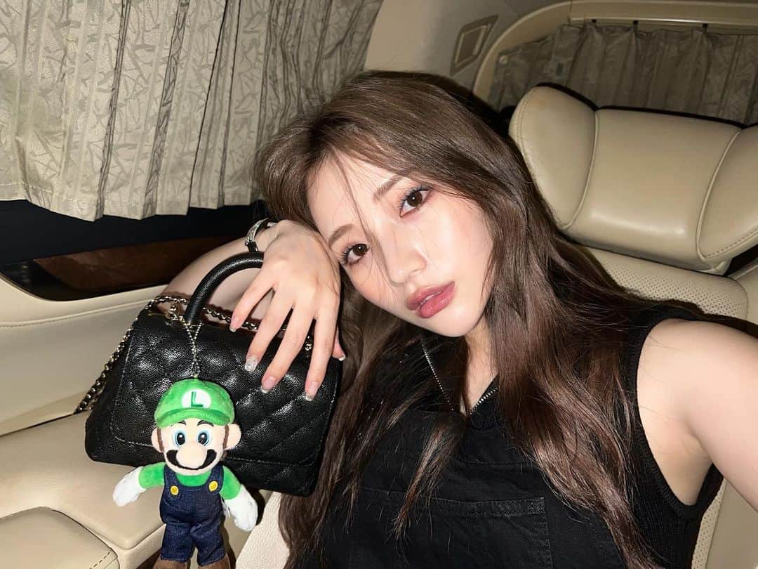 南りほのインスタグラム：「ルイージとワタシ🟢🔋🟩💚✅」
