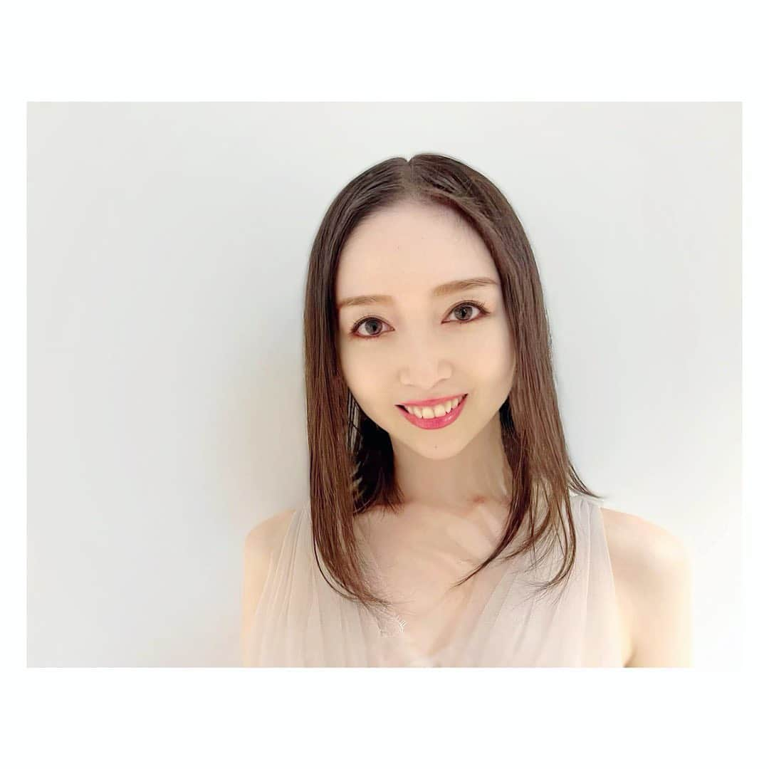 宮本笑里さんのインスタグラム写真 - (宮本笑里Instagram)「とあるクローズドのイベントで演奏させていただきました🎻  華やかで、贅沢な皆様との時間は楽しくて 心に残る一日でした…。  ありがとうございました🌸  #宮本笑里 #violinist」7月8日 9時49分 - emirimiyamoto