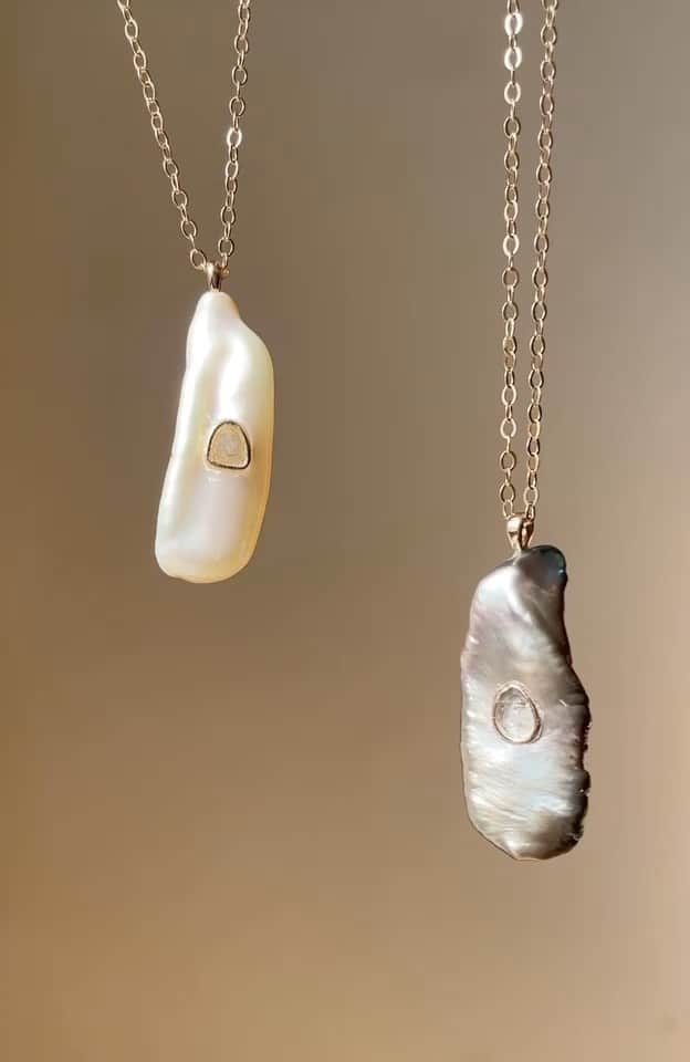 チャンルーのインスタグラム：「Delicate yet bold: Discover the newest editions to our Oasis Collection: 14k Biwa Pearls with sliced diamond inlay✨」