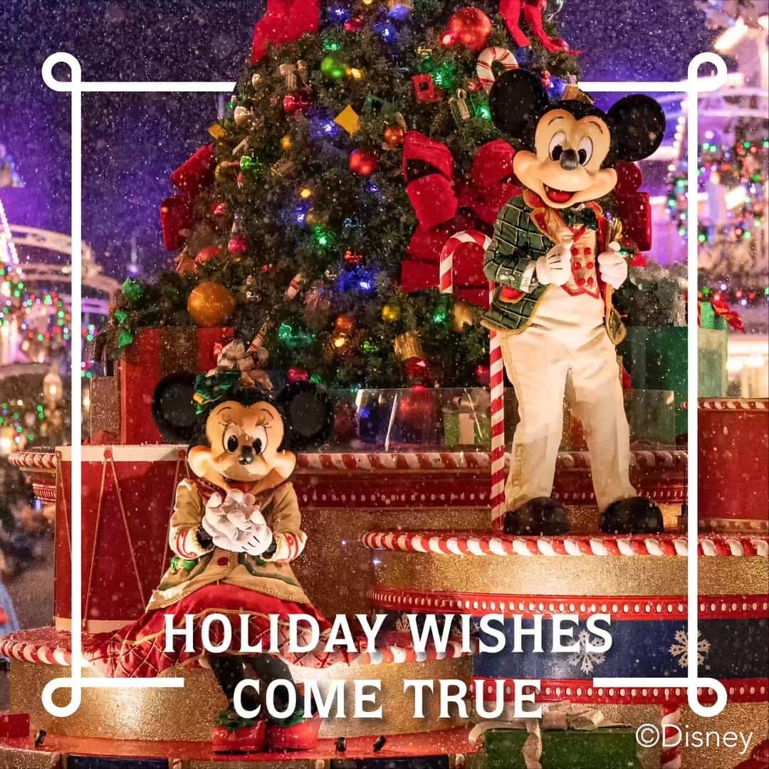 Walt Disney Worldのインスタグラム：「Join Mickey's Christmas Party! Catch holiday fireworks, a parade, "snowfalls" & more. Select nights Nov 8–Dec 22. On sale now!」