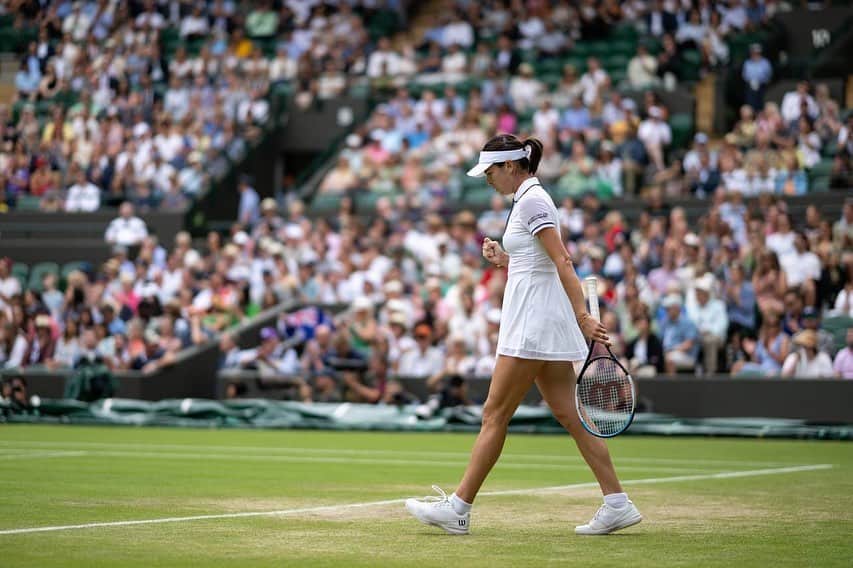 アイラ・トムリャノビッチのインスタグラム：「Thank you @wimbledon for another year of incredible moments that I get to hold on to 😌💚  Grateful to all the people who made these last weeks feel so special 🙌🏽 Already excited to be back💜😉」