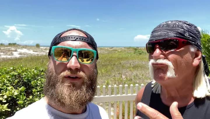 ハルク・ホーガンのインスタグラム：「Tonight @hoganshangout is @nickhogan Beach 🏝 Party 🎊  From 10-12pm Don’t Be Late👊 #hulkamania #clearwaterbeach」