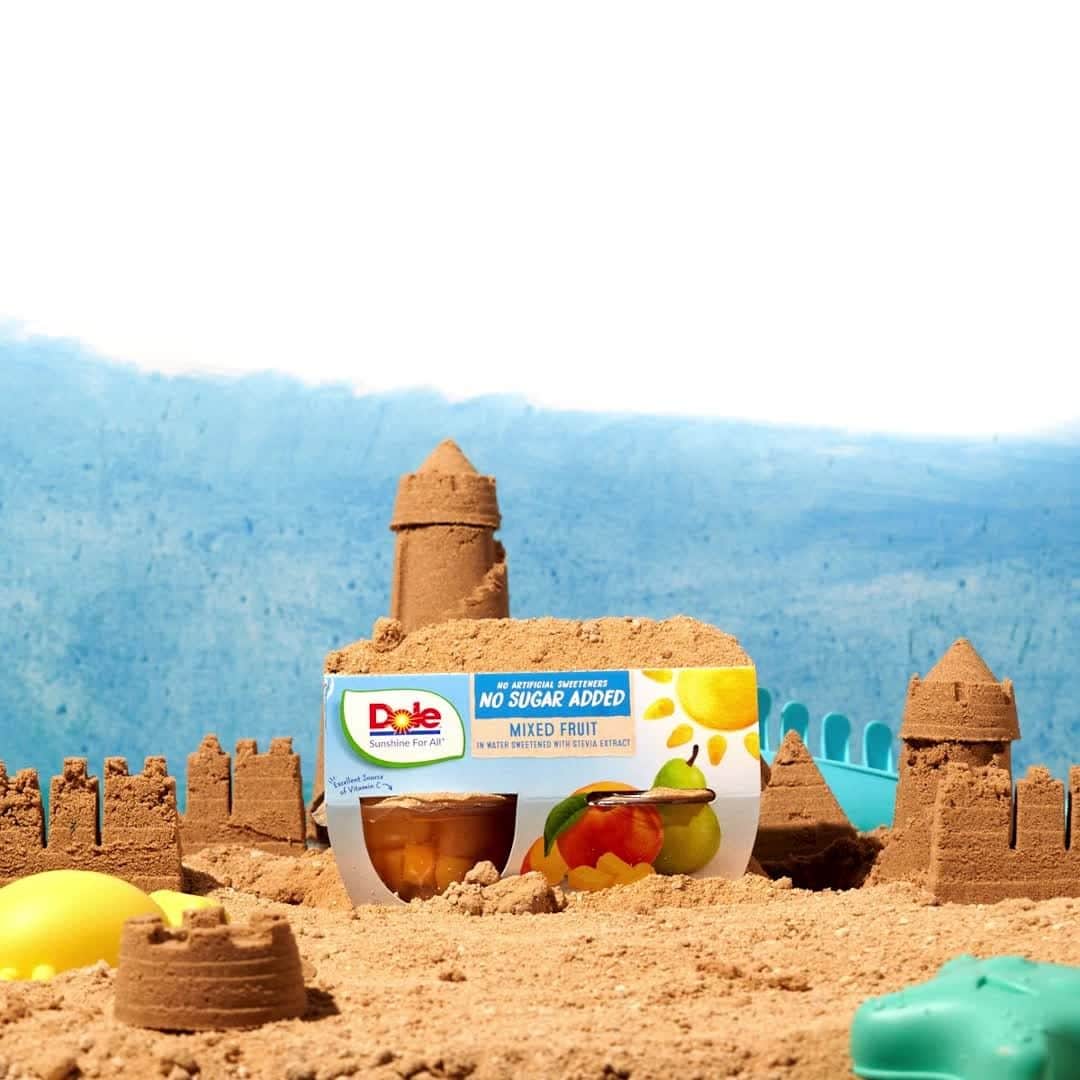 Dole Packaged Foods（ドール）のインスタグラム：「Sun’s out, bowl’s out! The perfect beach snack to beat the heat and stay energized.」