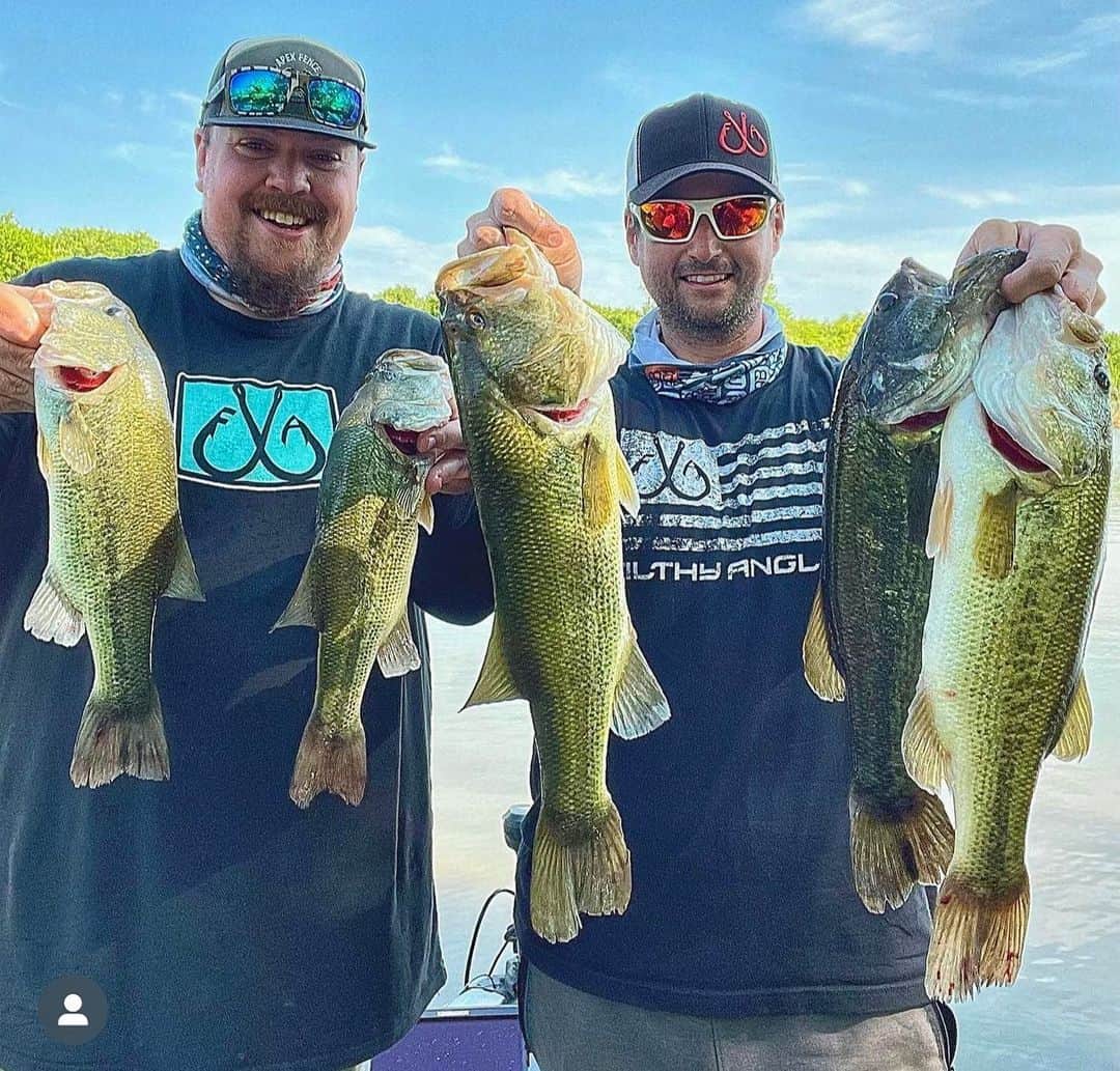 Filthy Anglers™のインスタグラム：「Couple Filthy fellas hammering the bass! Jason @jasngreenfishing and Jacob @jdbodman met up and did a little fishing recently. Looks like they might know a thing or two. Congrats fellas, Jacob you are Certified Filthy (sorry Jason you’ve been certified enough 🤣) #fishing #filthyanglers #outdoors #bigbass #angler #nature #fish」