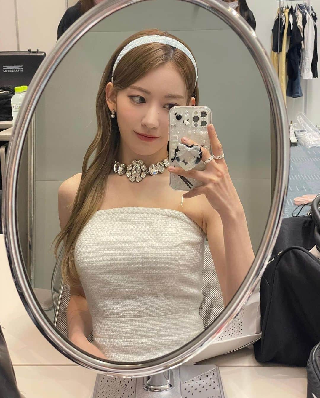 h3artbrak3rsのインスタグラム：「… #SAKURA #미야와키사쿠라 #사쿠라  #宮脇咲良 #咲良  #LE_SSERAFIM #르세라핌」