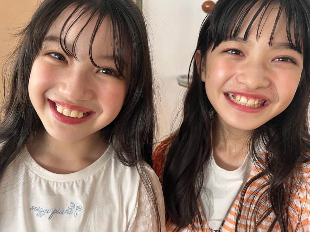 ニコ☆プチのインスタグラム：「🦷✨  小5コンビのスイちゃんとユウリは 最近歯が抜けたんだって〜😙🍼💗  2人ともうれしそうでした😆🤍  #川瀬翠子 #橘侑里  #成長中🌱」