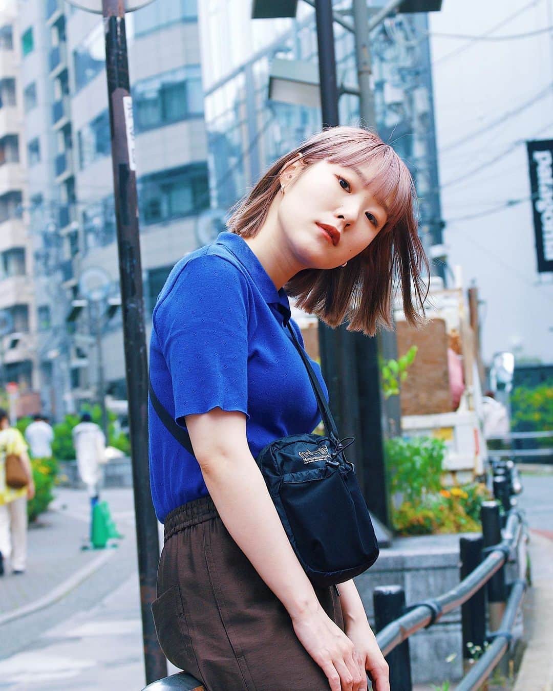 のインスタグラム：「Manhattan Portage❤️ @mp_japan  コンパクトなサイズだけどめっちゃ入る！使いやすい〜🔥 来週10日はvisionでおかもとえみライブ！出番は14:45〜！個人的ラストvisionだー！！ 是非遊びましょっ🌺 【City Connection powered by Manhattan Portage】 前売り完売❤️  当日券は当日の会場内の混雑状況次第で販売を行います🎫 予めご了承ください✅とのことです！  #manhattanportage #cityconnection」