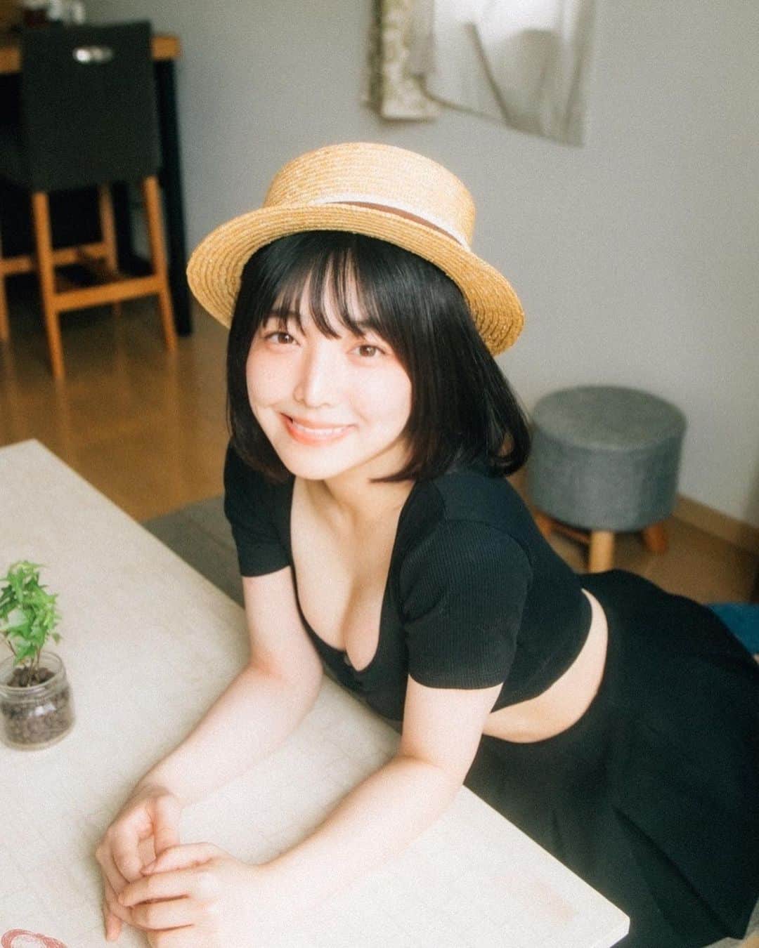 佐咲日菜のインスタグラム：「【ファンクラブ開設🐥✨】  初のファンクラブ 「ひよっこくらぶ🐥」を、 モデルプレスさんと開設する運びとなりました‼︎ グラビアをメインにファンクラブ限定の 写真や映像を公開していきます‼︎ 10人限定のプランでは撮影会やオフ会も✨ 仲間になってください😆🌈  ストーリーのハイライトに 仲間への扉リンクがあります！ チェックしてください😆✨」