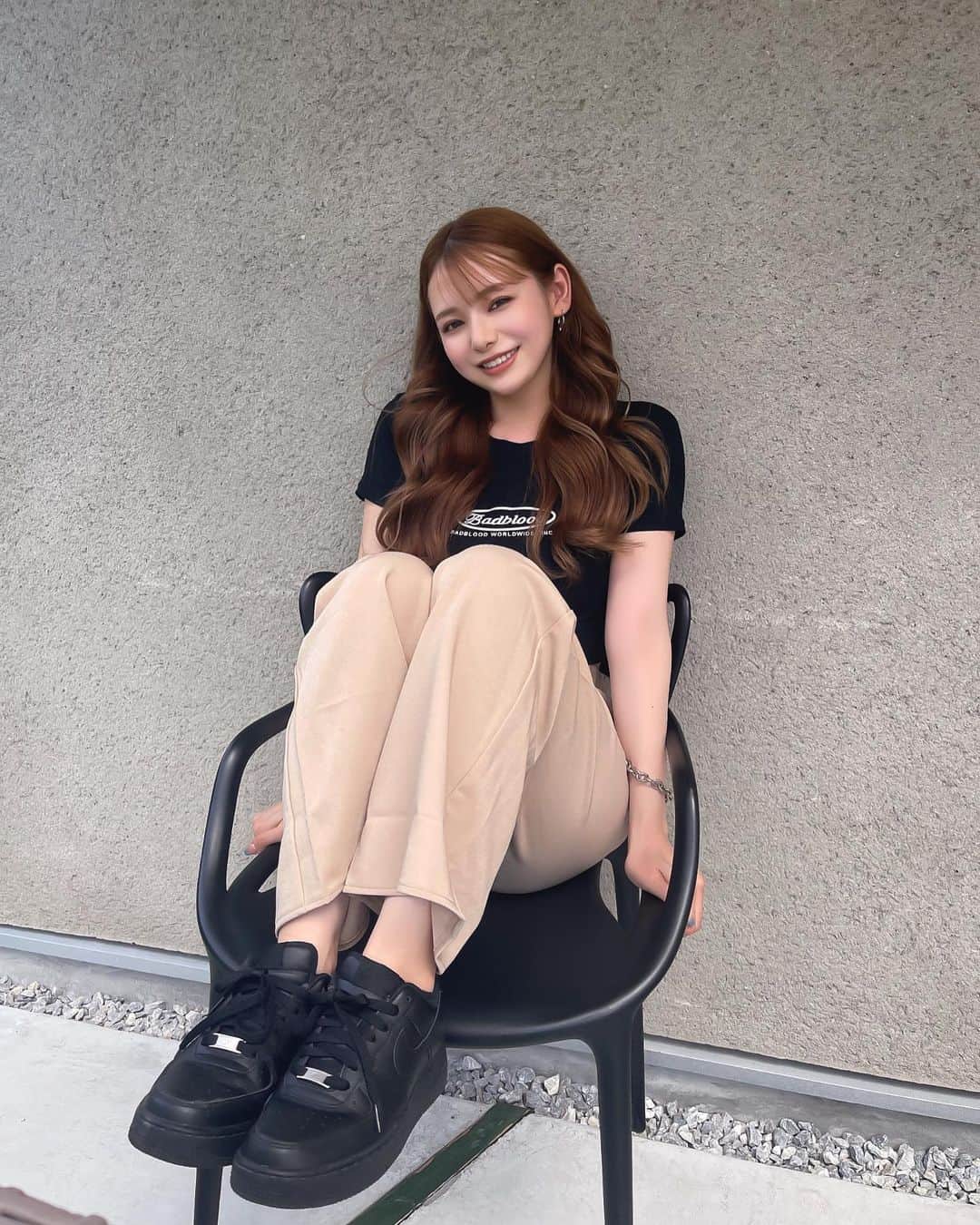 のインスタグラム：「.  友達からも旦那さんからも好評やった1枚目😆 嬉しいから載せる🤲🏻  @oasistokyo_shinsaibashi で今日も美容鍼と整体(骨盤矯正も)♥ 終わったあとのスッキリ感が最高です。 @yu_ki0323_oasis さんいつもありがとうございます🥹  . #fashion #coordinate」