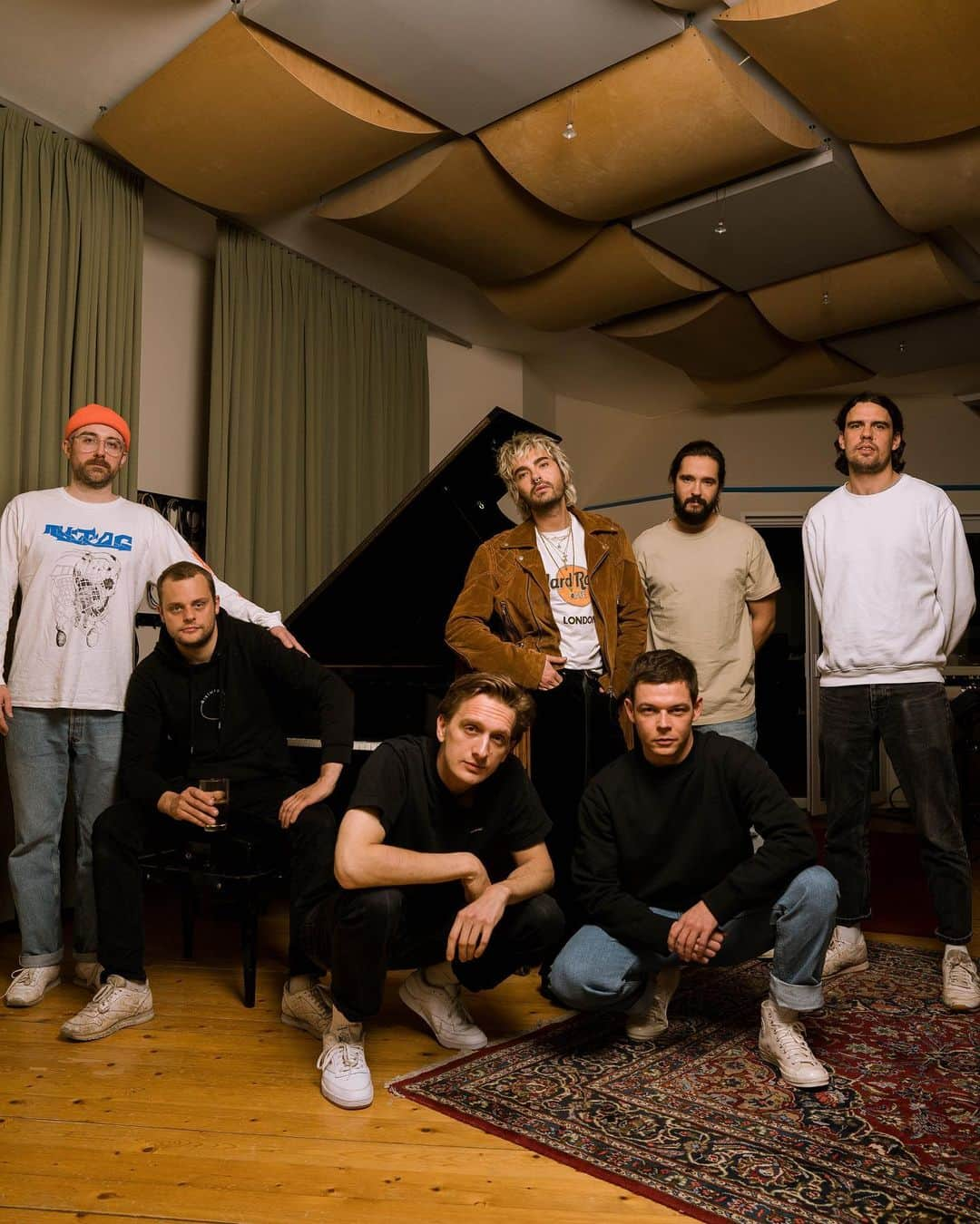 ゲオルク・リスティングのインスタグラム：「Fahr mit mir (4x4) is finally out! Don‘t miss! Abfahrt!!! @kraftklub feat @tokiohotel ❤️」