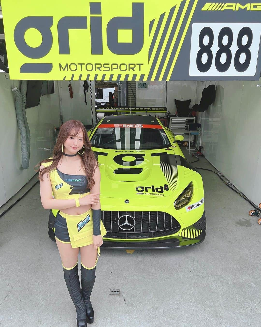 安田七奈さんのインスタグラム写真 - (安田七奈Instagram)「本日からS耐第3戦 スポーツランドSUGO  888号車 Grid Motorsportの応援 よろしくお願いします💛🖤  #S耐 #安田七奈 #なーちゃ #レースクイーン #rq #ラウンドガール #グラビア #グラビアアイドル #グラドル #インスタグラビア #セクシー #セクシー美女#MercedesAMGCustomerRacing #MercedesAMGMotorsport #AMGGT3 #DrivingPerformance #24hAMG #cataclean #plexus #followme #japanese #japanesegirl #instagood #instalike #photooftheday #팔로우 #얼스타그램 #粉我 #非常好」7月9日 13時44分 - nana_yasuda