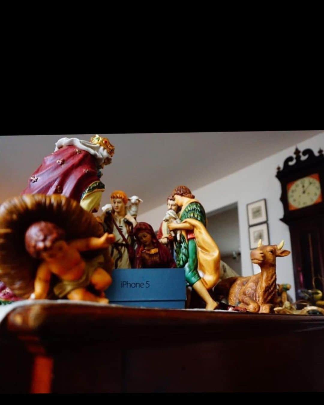グレアム・ロジャースのインスタグラム：「Old pics from my #Sonya6000 :) Still in shock apple didn’t use this Christmas ad.」