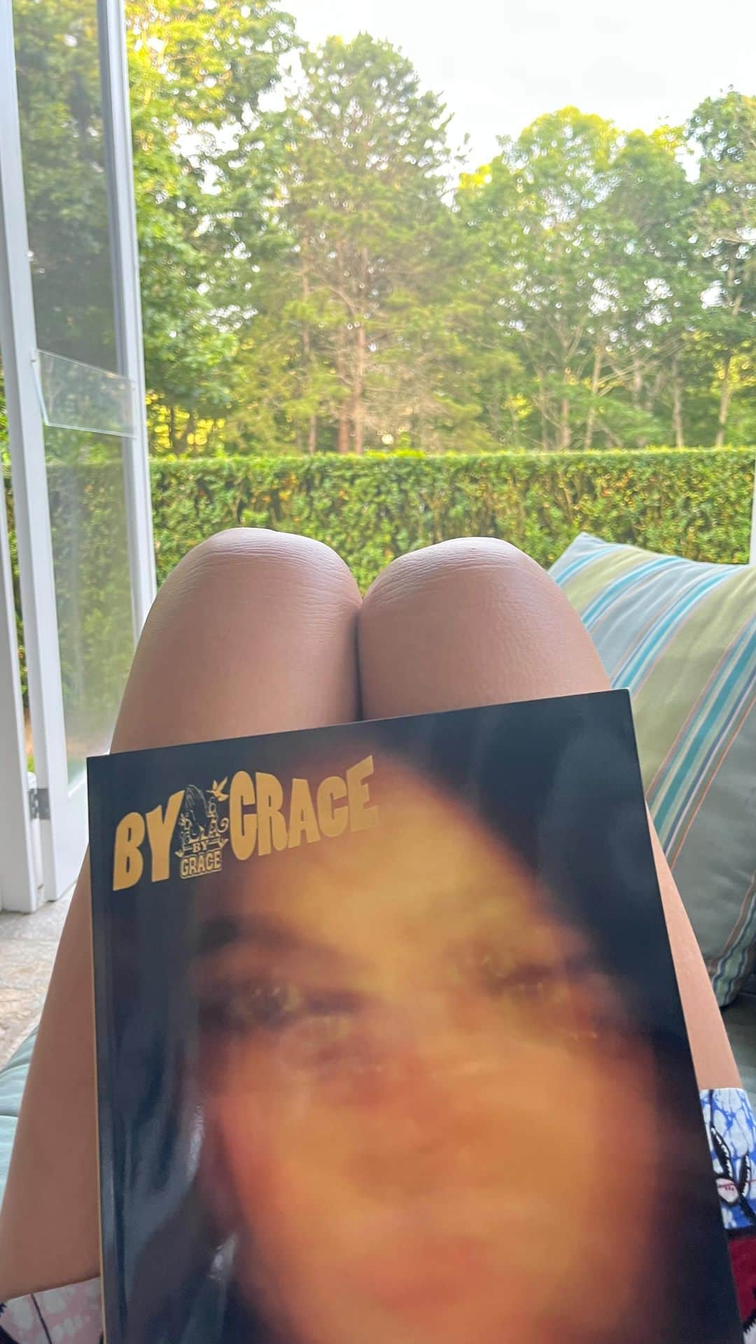 クリスティー・ターリントンのインスタグラム：「Weekend reading sorted! Volume One of “By Grace” has arrived. I am so proud of @graciebrns for her many efforts and talents that came together for this limited edition magazine she created for her senior project, with the inspiration and support of so many incredible women. Wow, Wow, Wow!  You can purchase a copy on her website. Check it out!   https://gracieburns.com/mag」