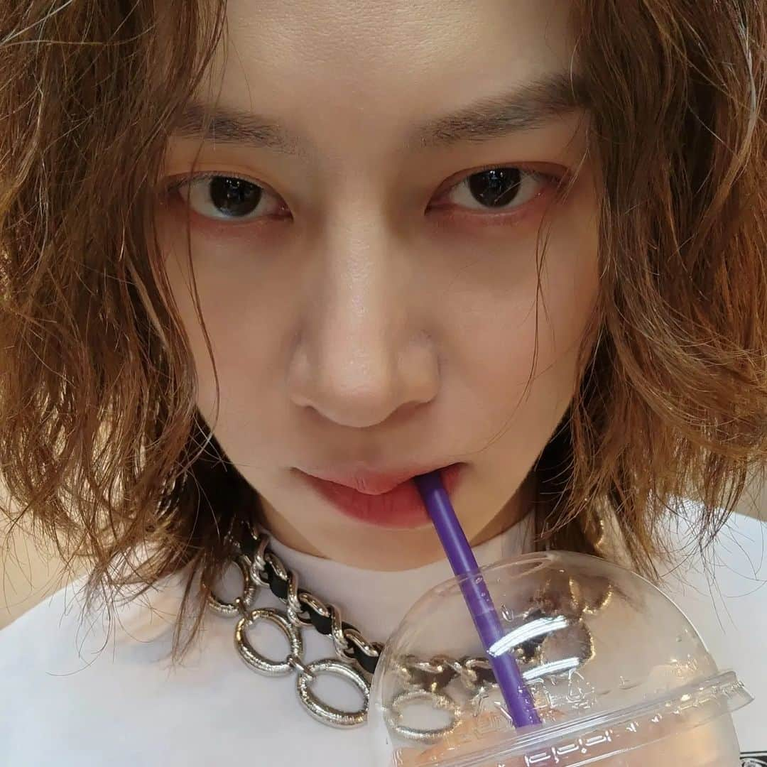 ヒチョルのインスタグラム：「Happy HEENIM Day~🍧🧁🍩」