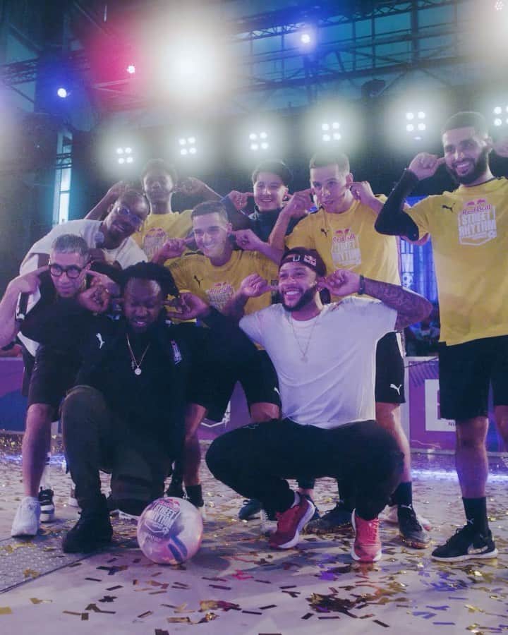 メンフィス・デパイのインスタグラム：「Voetbal, beats & dope vibes! Red Bull Street Rhythm was 🔥  #Givesyouwiiings #Football #Music #RedBullStreetRhythm」