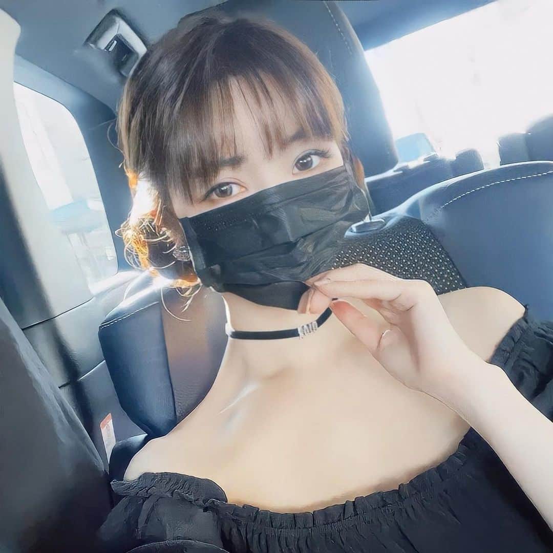 のインスタグラム：「ミニボブだからアレンジあんまり出来ないけど 下で２つのお団子にしてみた🍡🍡」