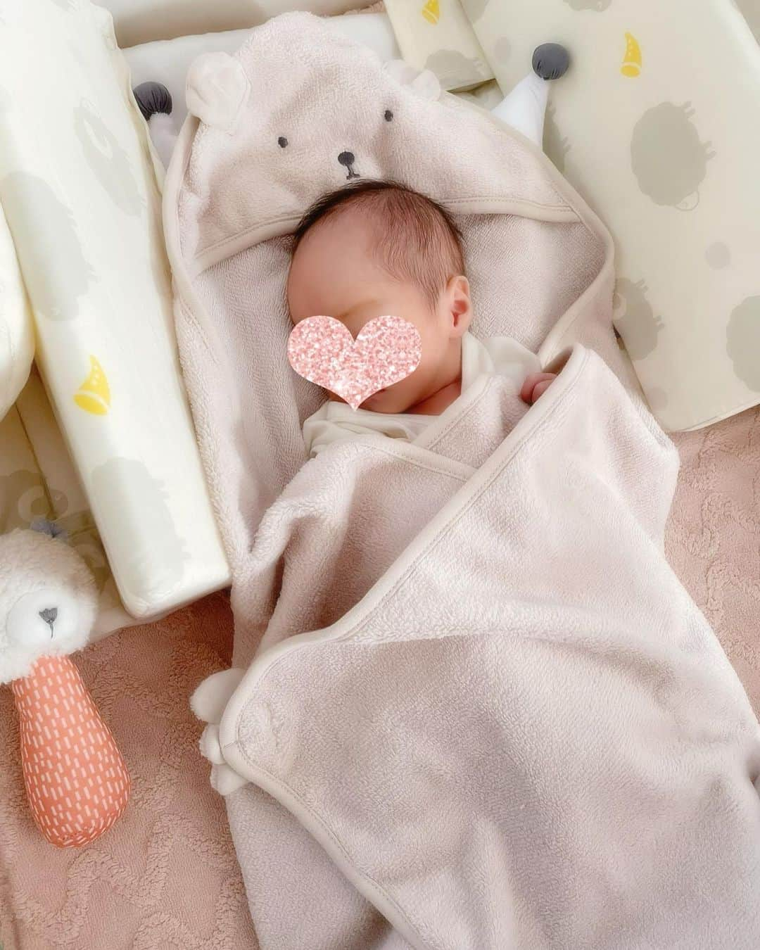 サキ吉さんのインスタグラム写真 - (サキ吉Instagram)「ベビ吉さん👶🏻🍼 天使👼🏻💞ずっと眺めちゃう🥹❤️ ． ． ．  #新米ママ #女の子ママ #令和4年ベビー #女の子ベビー #赤ちゃんのいる暮らし #赤ちゃんのいる生活 #子育て #ママライフ #ママ垢さんと繋がりたい #ベビーグッズ #不妊治療 #nicu卒業生 #gcu卒業生 #0歳児ママ #0歳児 #0ヶ月 #0ヶ月ベビー #新生児 #出産報告 #妊活 #不妊治療」7月9日 18時54分 - sakikichi1201