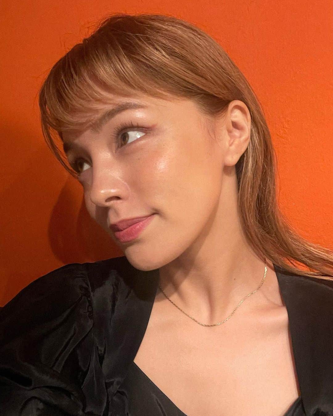 ステファニーのインスタグラム：「🌬✨ 先日、新しいヘアドライヤー @kinujo.jp を頂いて 早速使ってみた！！ とにかく乾くのが早すぎてビックリだし、シルクモードっていうモードに切り替えると温風と冷風が交互に出て ダメージヘアにも優しくなるの。 カラーはもちろんだけど、ストレートアイロンをすることが多い私には助かります… 本当に、おすすめですっ♡！  #love #hair #haircare #ヘアケア #ダメージヘア #ドライヤー #美容」