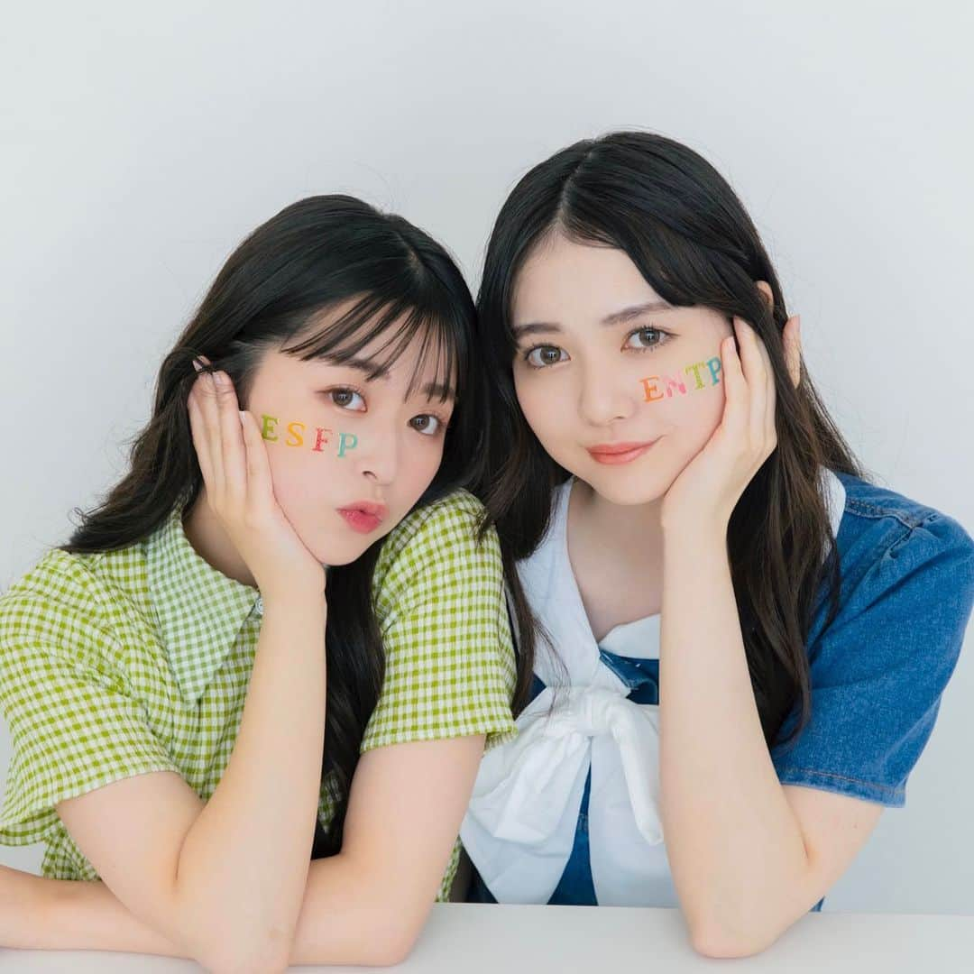 Popteenさんのインスタグラム写真 - (PopteenInstagram)「Popteen8月号『本当の自分がわかるMBTI』企画のアザーカットを公開💖  韓国でバズってるMBTIって知ってる❔ 16コのタイプにわかれる性格診断で、韓国のアイドルにも大バズり中🫶🏼  誌面ではMBTIの、それぞれのタイプについて詳しく解説してるからチェックしてね〜👀✨  #Popteen#POPモデル#ありぽん#菅井純愛#あんころ#山本杏#MBTI#16Personalities#MBTI診断#性格診断#性格診断テスト#診断テスト#韓国トレンド#流行#kpop#アザーカット」7月9日 19時56分 - popteen_official