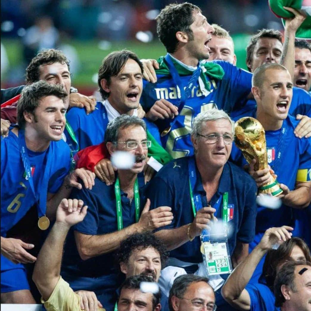 アンドレア・バルツァッリさんのインスタグラム写真 - (アンドレア・バルツァッリInstagram)「Emozioni indelebili. 9-7-2006 #campionidelmondo」7月9日 20時40分 - andreabarzagli15