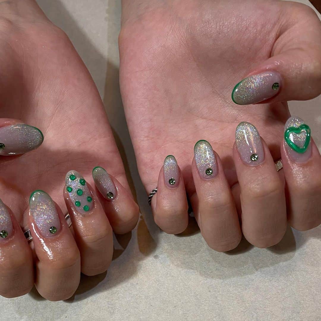 水戸由菜さんのインスタグラム写真 - (水戸由菜Instagram)「・ New nail 🟢  緑のまるでドットとハートを入れてもらったのかわいいい‪‪❤︎‬」7月9日 21時15分 - yuna_3047