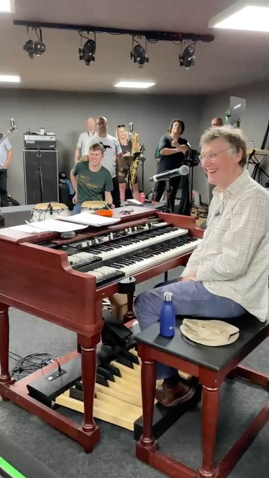 スティーヴ・ウィンウッドのインスタグラム：「Rehearsing with the band in London」