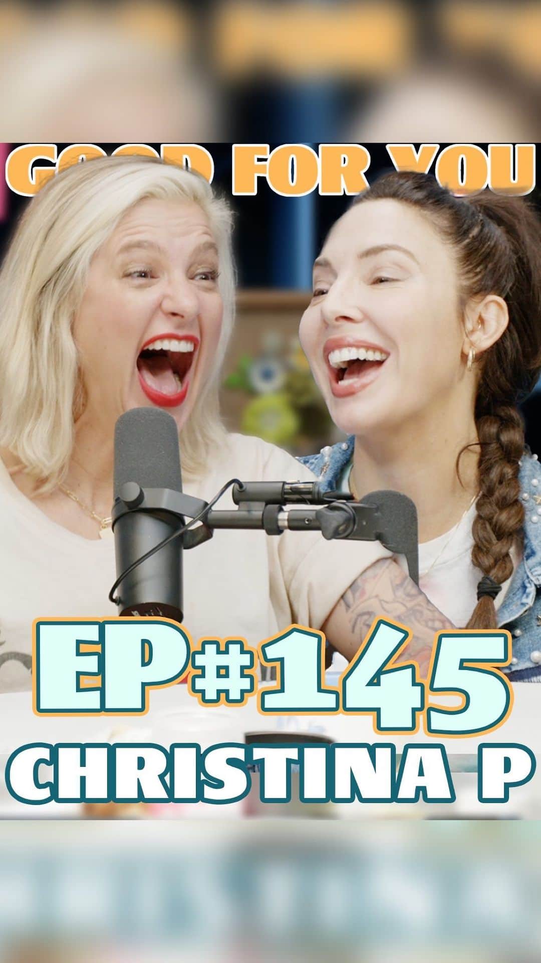 ウィットニー・カミングスのインスタグラム：「LOL champ @thechristinap is on the pod this week and we spend two hours making sure we’ll never be cleared to host the Oscars」