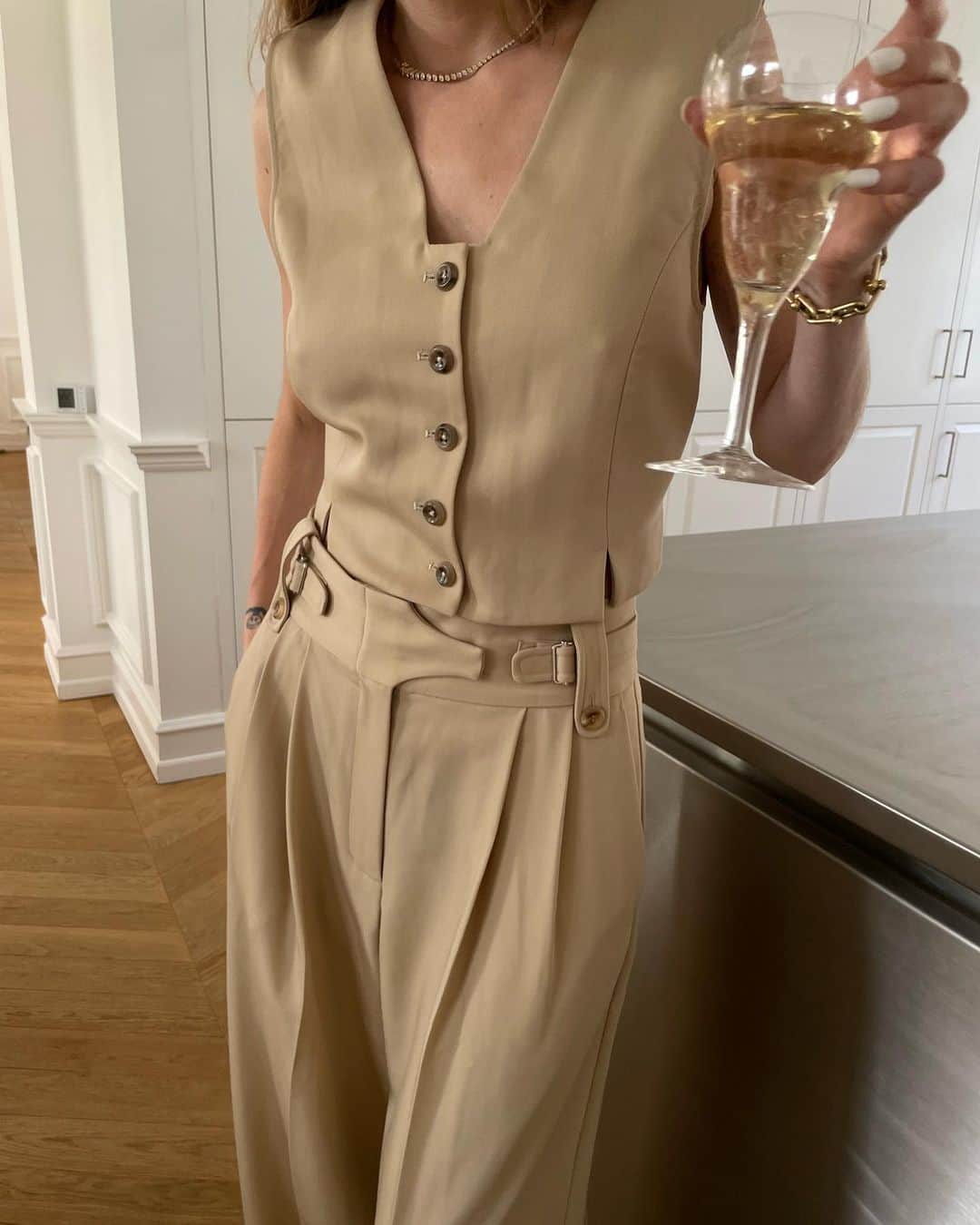 ペニーレ・タイスベックのインスタグラム：「Annonce The summer suit @bymalenebirger」