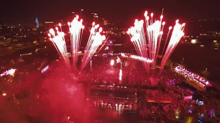 ゼッドのインスタグラム：「ZEDD IN THE PARK WAS UNREAL!!!! I LOVE YOU LA!!! ♥️  🎥: @kursza」