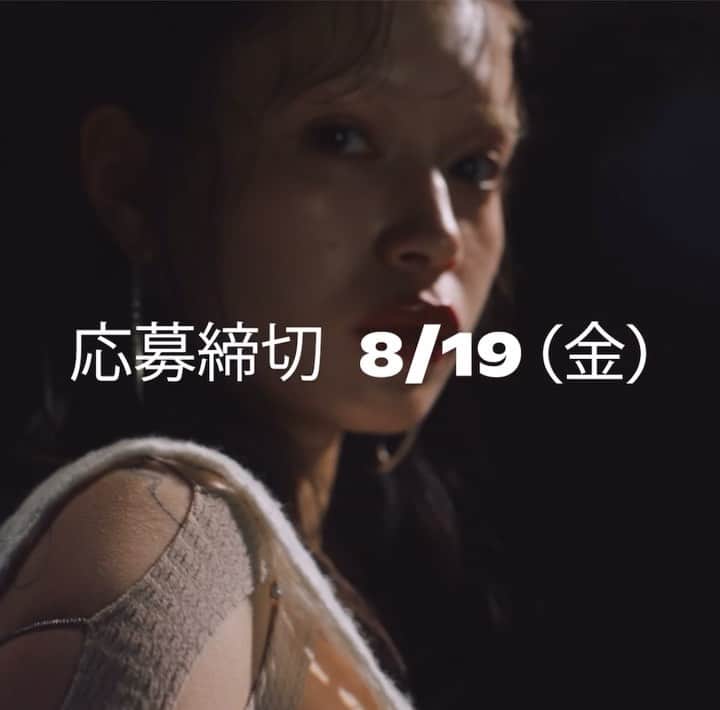 The Woolmark Company Japanのインスタグラム：「世界で最も長い歴史を持ち、多くの優れた才能を讃えてきたファッションデザイン・アワード。応募締切まであと2週間となりました🐑✨  ファッション界の大物たちが築いてきた歴史を受け継ぎ、この最もサステナブルなファッションデザイン・アワードに参加してあなたのキャリアをイノベーションの最前線へと導いてみませんか。  International #WoolmarkPrize 2023への応募はプロフィールリンクから。」
