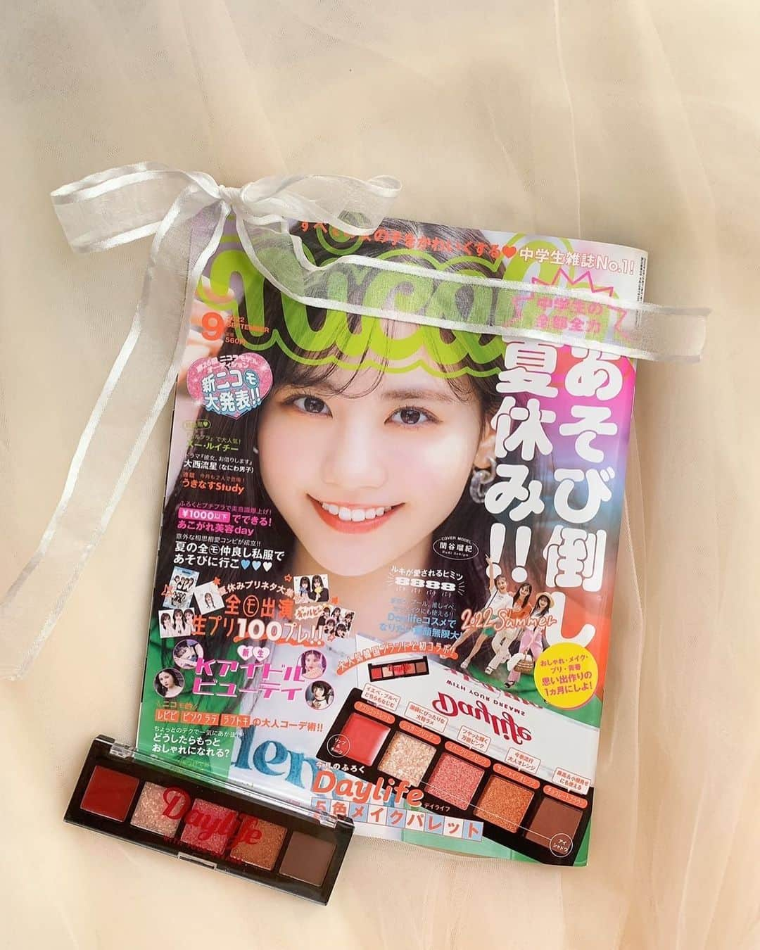 佐藤菜月海さんのインスタグラム写真 - (佐藤菜月海Instagram)「.  ニコラ9月号発売中💚  ルキちゃんの元気なキラキラ笑顔の表紙が目印✨ ルキちゃんピン表紙おめでとうございます🎊  今月は新㋲ちゃんの発表や私服総選挙から選ばれたおしゃ㋲の発表など内容盛りだくさんです🫶  付録はDaylifeの5色メイクパレット💖 夏休みのお出掛けに付録コスメが大活躍しそうです🌼  ニコラ9月号も是非ゲットして下さい!!  #ニコラ #nicola #ニコモ #ニコラ9月号発売中 #佐藤菜月海 #スターダストプロモーション」8月4日 12時40分 - natsumi_sato814official