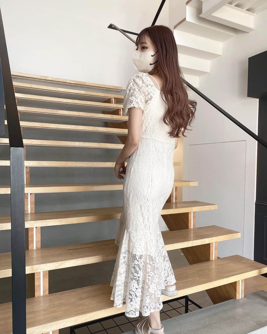 のインスタグラム：「可愛い形のワンピース👗🤍  @10pm_official」