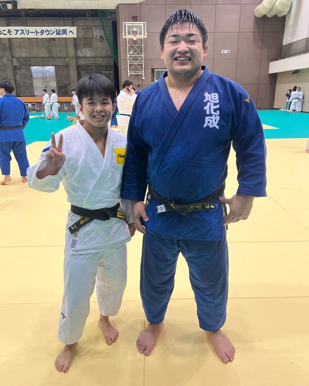 王子谷剛志のインスタグラム：「【旭化成夏季合宿】 7月31日から続いた合宿終了😎 充実した日々となりました。 中高大の同級生 @naokitami が参加していたので、記念に写真を撮りました📷 また、 @482bravo さんに身体のケアをしていただき、怪我なく終えることができました！！ 今回の合宿に参加していただいた全ての関係者の皆様、ありがとうございました🙇‍♂️」