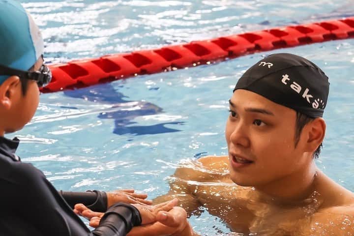 中村克さんのインスタグラム写真 - (中村克Instagram)「スポンサー契約をさせて頂いている、株式会社タカギの社員の方やそのお子さんたちに水泳教室をしてきました。  教室翌日には、本社に訪問し髙城社長にもご挨拶させていただきました。  タカギさんには東京五輪前から応援していただいており、 以前から北九州で水泳教室をおこないたいと思っていましたが、ようやく実現できました。  来年は福岡で世界水泳があるので、そこで良い結果を残して、また子どもたちに会えたら嬉しいです😊  ※感染対策をしっかりおこなった上で実施しました。 ※写真撮影時のみマスクを外しております。  #タカギ #takagi #株式会社タカギ @takagi_jp_official」8月4日 20時45分 - katsumi.221