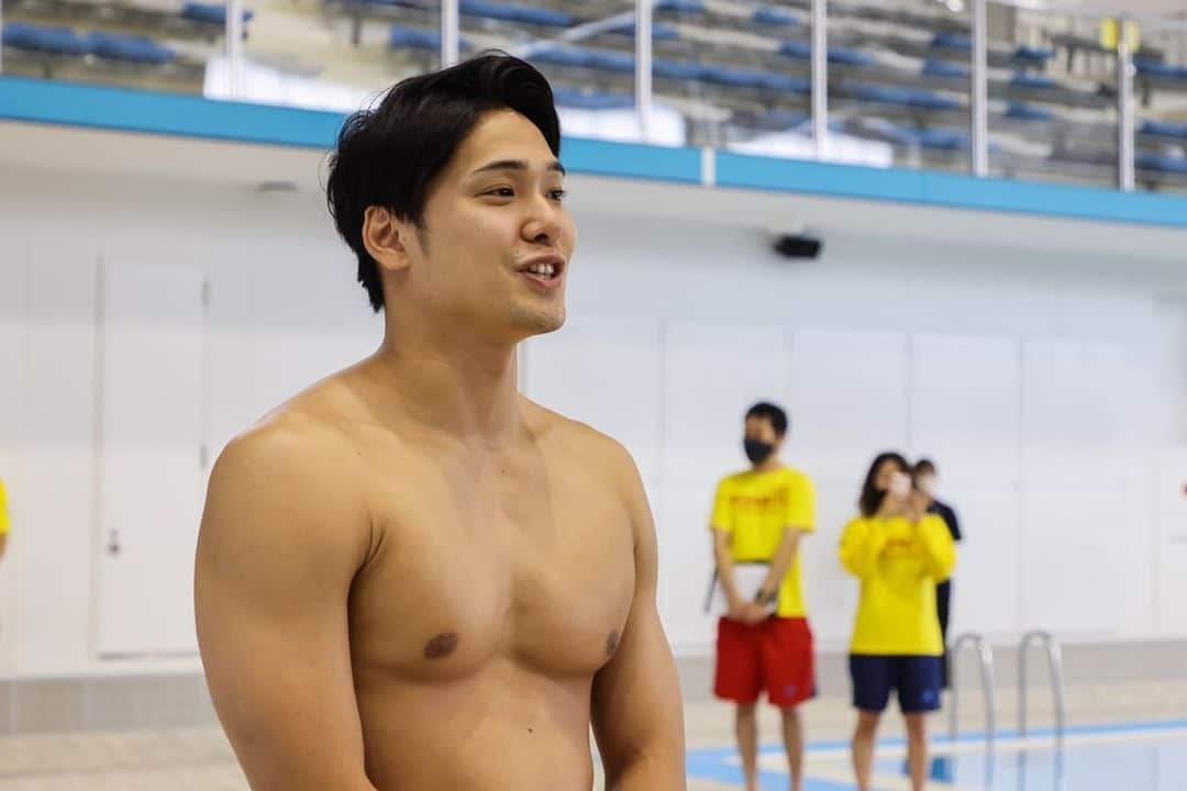 中村克さんのインスタグラム写真 - (中村克Instagram)「スポンサー契約をさせて頂いている、株式会社タカギの社員の方やそのお子さんたちに水泳教室をしてきました。  教室翌日には、本社に訪問し髙城社長にもご挨拶させていただきました。  タカギさんには東京五輪前から応援していただいており、 以前から北九州で水泳教室をおこないたいと思っていましたが、ようやく実現できました。  来年は福岡で世界水泳があるので、そこで良い結果を残して、また子どもたちに会えたら嬉しいです😊  ※感染対策をしっかりおこなった上で実施しました。 ※写真撮影時のみマスクを外しております。  #タカギ #takagi #株式会社タカギ @takagi_jp_official」8月4日 20時45分 - katsumi.221