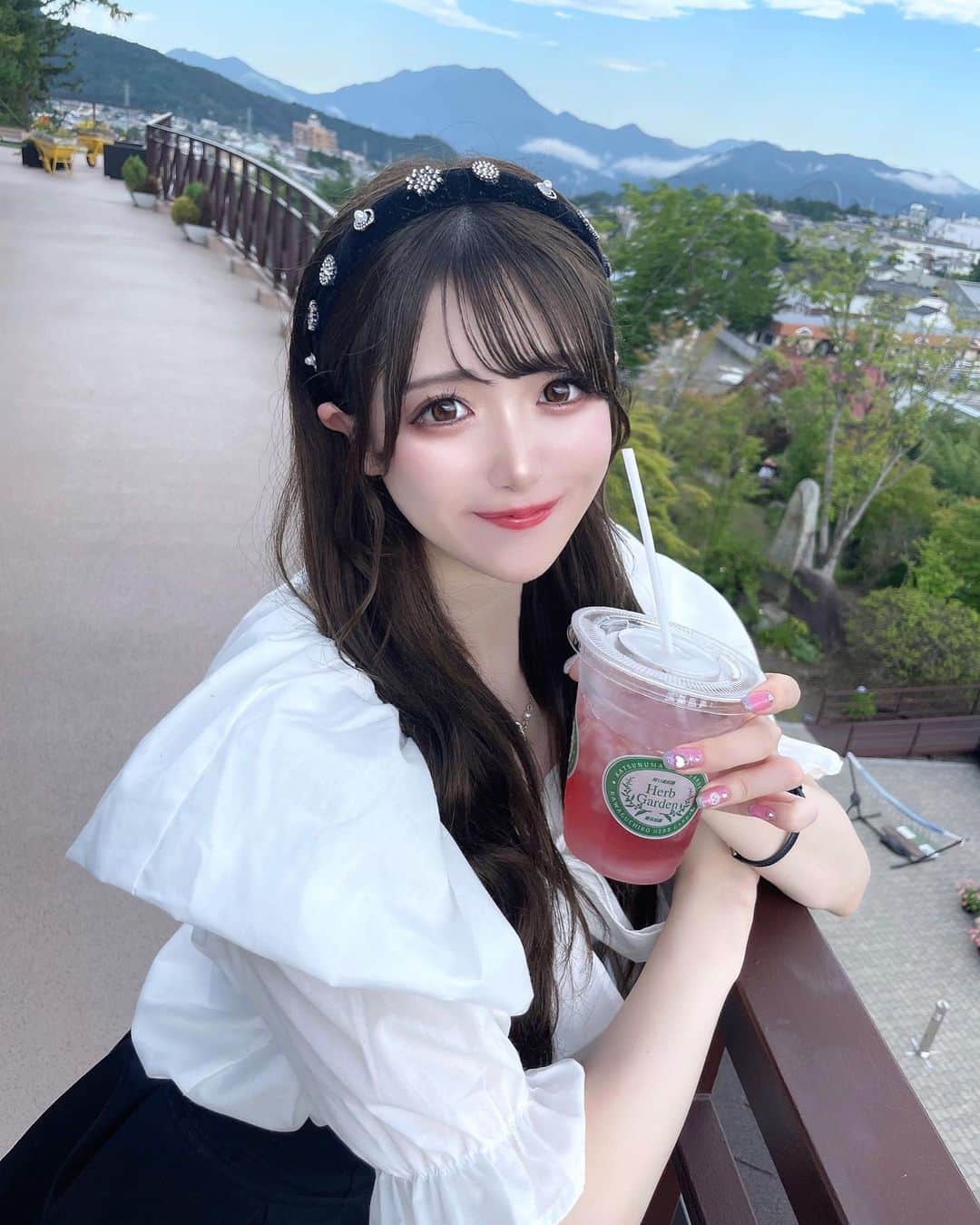 田口未彩のインスタグラム：「🤍  東京にいると自然がすごく癒される🗻  .」