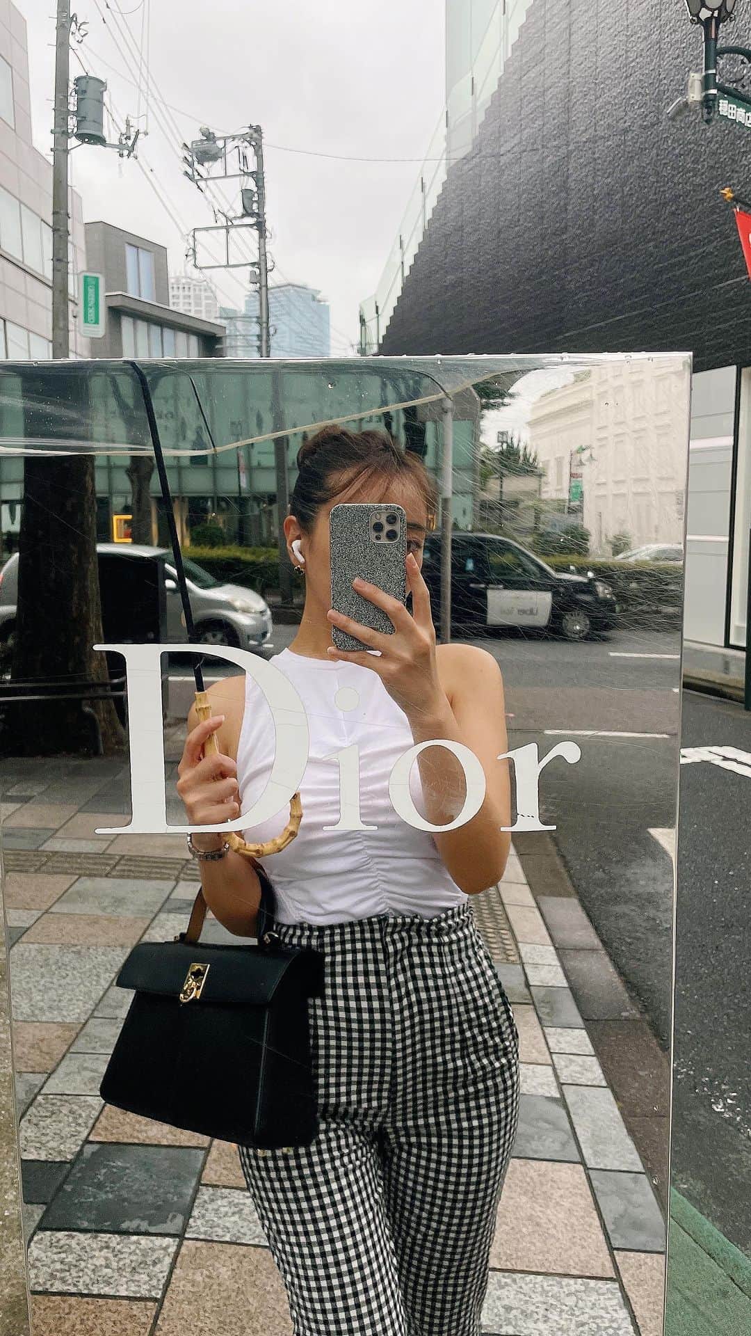 のインスタグラム：「最近1週間が本当にあっという間🦦🤍」