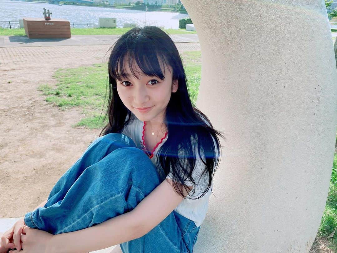 横溝菜帆のインスタグラム：「🌻🌻  天気がいい日は明るくて綺麗な写真がたくさん撮れます♪ " 夏！！"って感じで、お気に入りです☺️  #横溝菜帆」