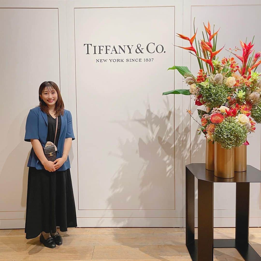 須崎優衣のインスタグラム：「Tiffanyさんの素敵なイベントに遊びに行きました🤍✨ ・ 素敵なジュエリーばかりで幸せ空間でした〜🕊💎 #tiffany #tiffanyknot」