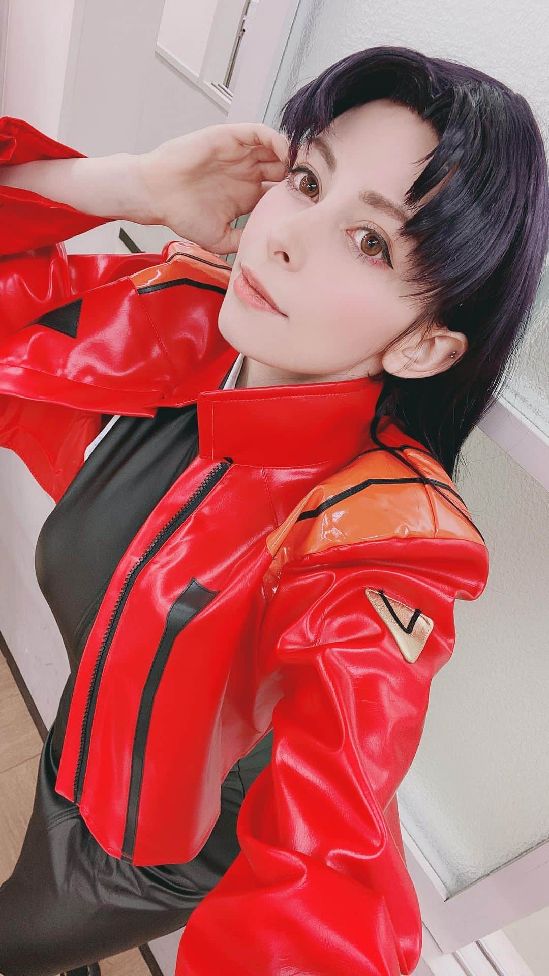 ユリコ・タイガーのインスタグラム：「Mommy Misato 👏👏 #evangelion #cosplay #エヴァ #コスプレ」