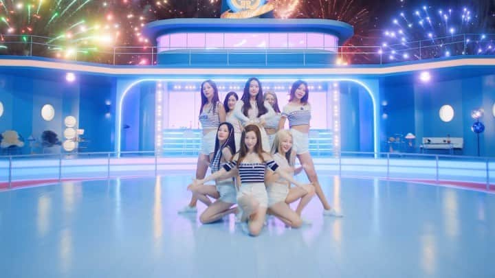 テヨン のインスタグラム：「GIRLS' GENERATION 'Forever 1' 💿💥 드디어 오늘 6pm(kst) 5년만에 소녀시대 앨범이 나와요 멤버들 노력해줘서 고맙고 S♡NE 기다려줘서 고마워요 생일축하해 소녀시대💗 #소녀시대 #GG4EVA #GirlsGeneration #gg #15anniversary #forever1 아 그리고 에스엠 고마워요ㅎ」
