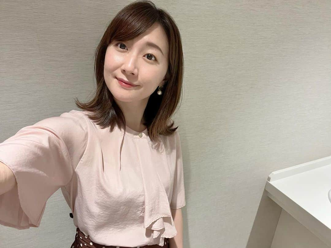 佐竹明咲美さんのインスタグラム写真 - (佐竹明咲美Instagram)「. 日経モーニングプラスFT 今週は金曜日も サブキャスターを担当しました☺️  衣装は優しいピンクです🌸  #アナウンサー　#キャスター #リポーター　#司会　#MC #衣装 #アナウンサー衣装   雨の被害が心配です。 雨が降り続いた地域のみなさまは、 どうか引き続き注意してお過ごしください。」8月5日 8時41分 - asami_satake