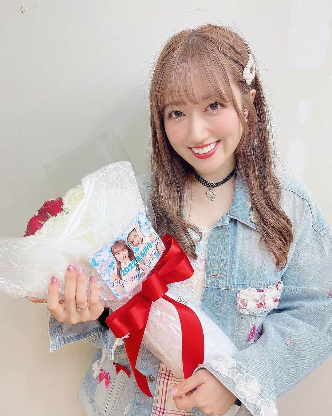 伊咲萌香さんのインスタグラム写真 - (伊咲萌香Instagram)「⁡ 🌹OSU9 4th Anniversary🌹 今日でアイドル4周年を迎えました☺️ ⁡ いつも応援してくれるみんなありがとう！ 大好きなメンバーのみんないつもありがとう！ りこちゃんずっと隣にいてくれてありがとう！ だーいすき🫶🏻 4年間頑張ってきてよかったなあ^ - ^ ⁡ #おーえすゆー#4th#anniversary」8月5日 18時23分 - isakimoeka