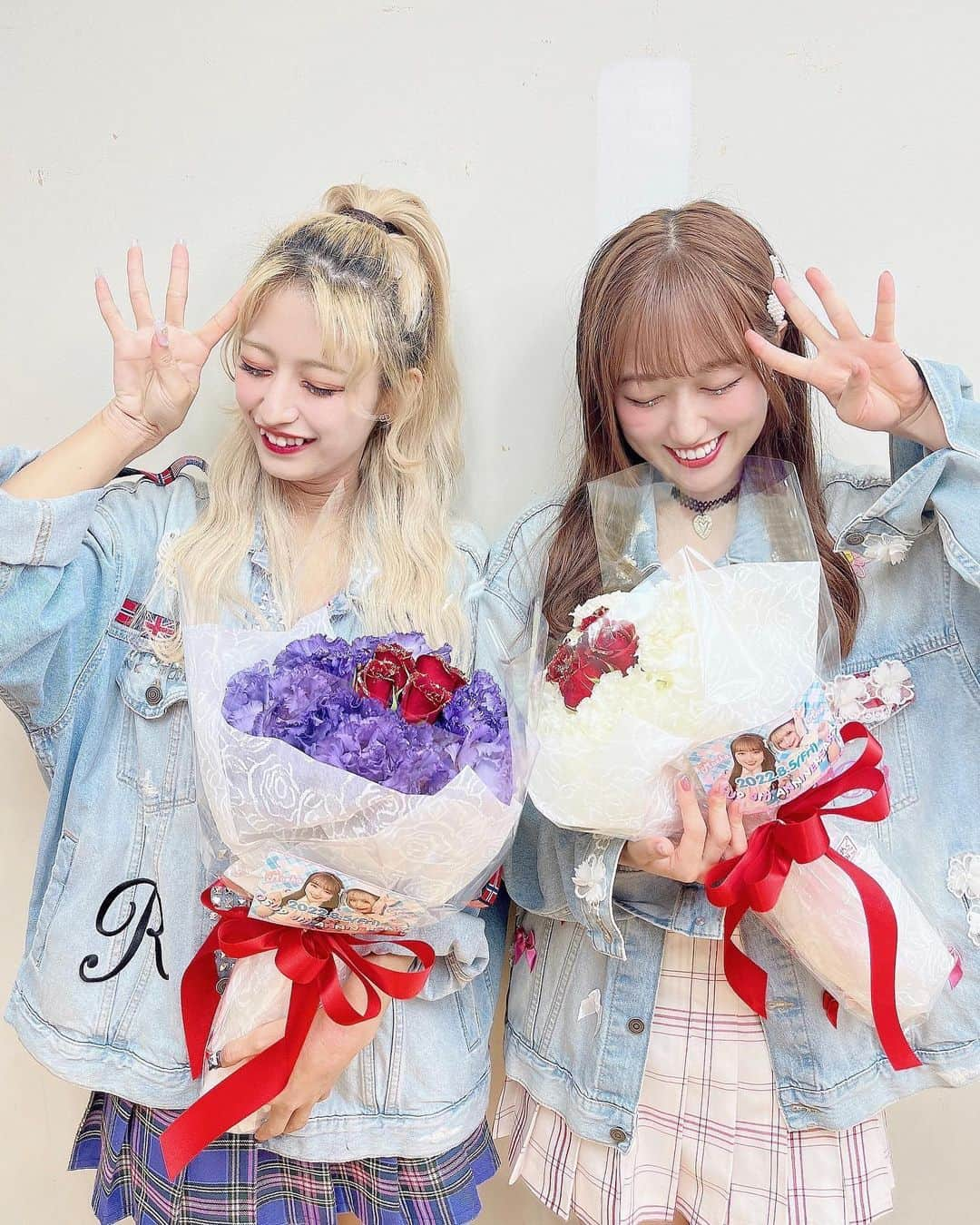 伊咲萌香さんのインスタグラム写真 - (伊咲萌香Instagram)「⁡ 🌹OSU9 4th Anniversary🌹 今日でアイドル4周年を迎えました☺️ ⁡ いつも応援してくれるみんなありがとう！ 大好きなメンバーのみんないつもありがとう！ りこちゃんずっと隣にいてくれてありがとう！ だーいすき🫶🏻 4年間頑張ってきてよかったなあ^ - ^ ⁡ #おーえすゆー#4th#anniversary」8月5日 18時23分 - isakimoeka