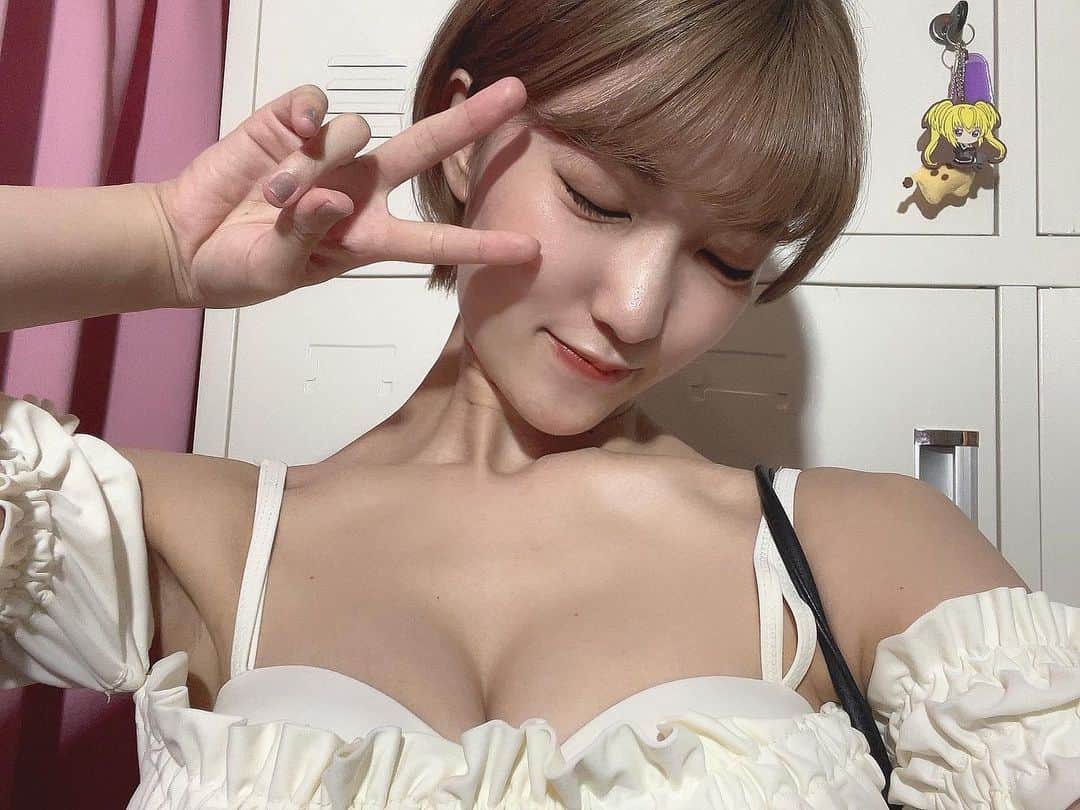 東条蒼のインスタグラム：「＊  水着最終日〜  ありがとうございました！  次は、花魁らしい。。。 よくわからないです。 出勤しないかもです。  #海の家イベント #水着  #ちびでび #まこと  #撮影会 #メガネ女子 #あおたん #蒼　#蒼ファミリー #ポトレ #ポートレート #撮影モデル #コスプレ #followｍe #following #japan #girl #photooftheday #tagsforlikes #instalike  #台湾 #香港 #粉我 #拍照 #照片 #人像攝影」
