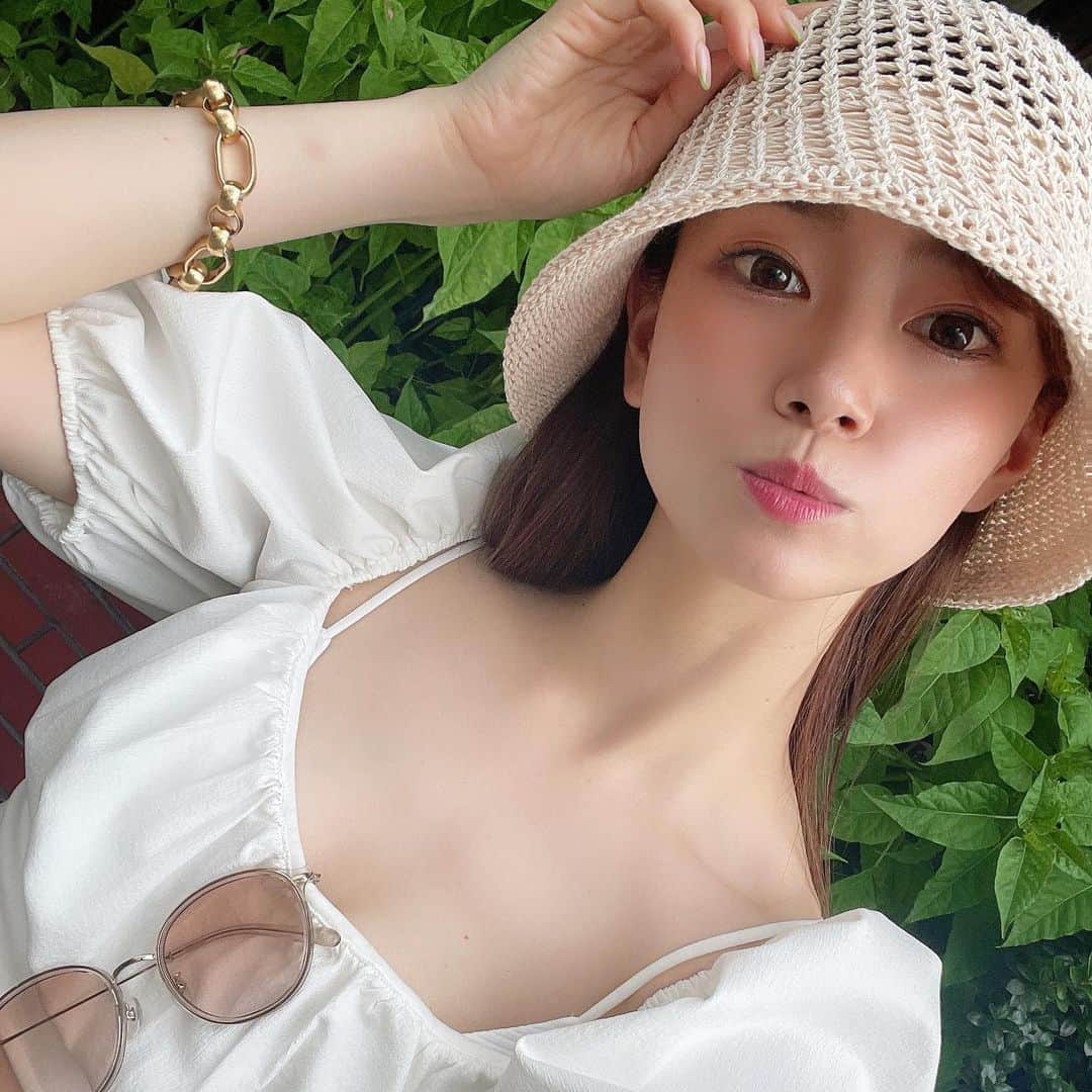 のインスタグラム：「👒 ＊ 今日は涼しい♡ 歩いていても汗をかかないぞっ😏 ＊ #fashion #photo #photography #camera #model #actor #followme #藤澤友千菜 #フォロミー #女優 #モデル #撮影 #撮影モデル」