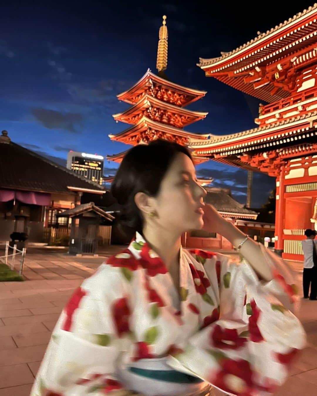 のインスタグラム：「#浅草浴衣 🌉#night  〜fin〜」