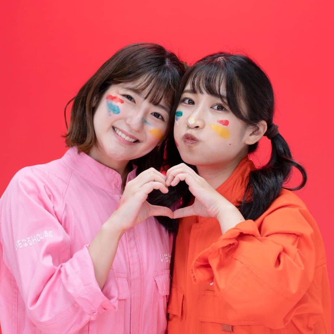 加藤一華のインスタグラム：「. あたし(たち)さくらんぼ🍒🍒  大好きな曲！ なんか私たちらしいかなって☺️🎨 ドウガミテネ🤍  #いちなる #さくらんぼ #大塚愛さん #うちらの青春 #ぐーなるの十八番 #こだわりのフェイスペイント🎨 #平成ポップ #もういっかい！ #サムネめちゃくちゃ迷いました #いい写真が多くて載せきれない🍒」